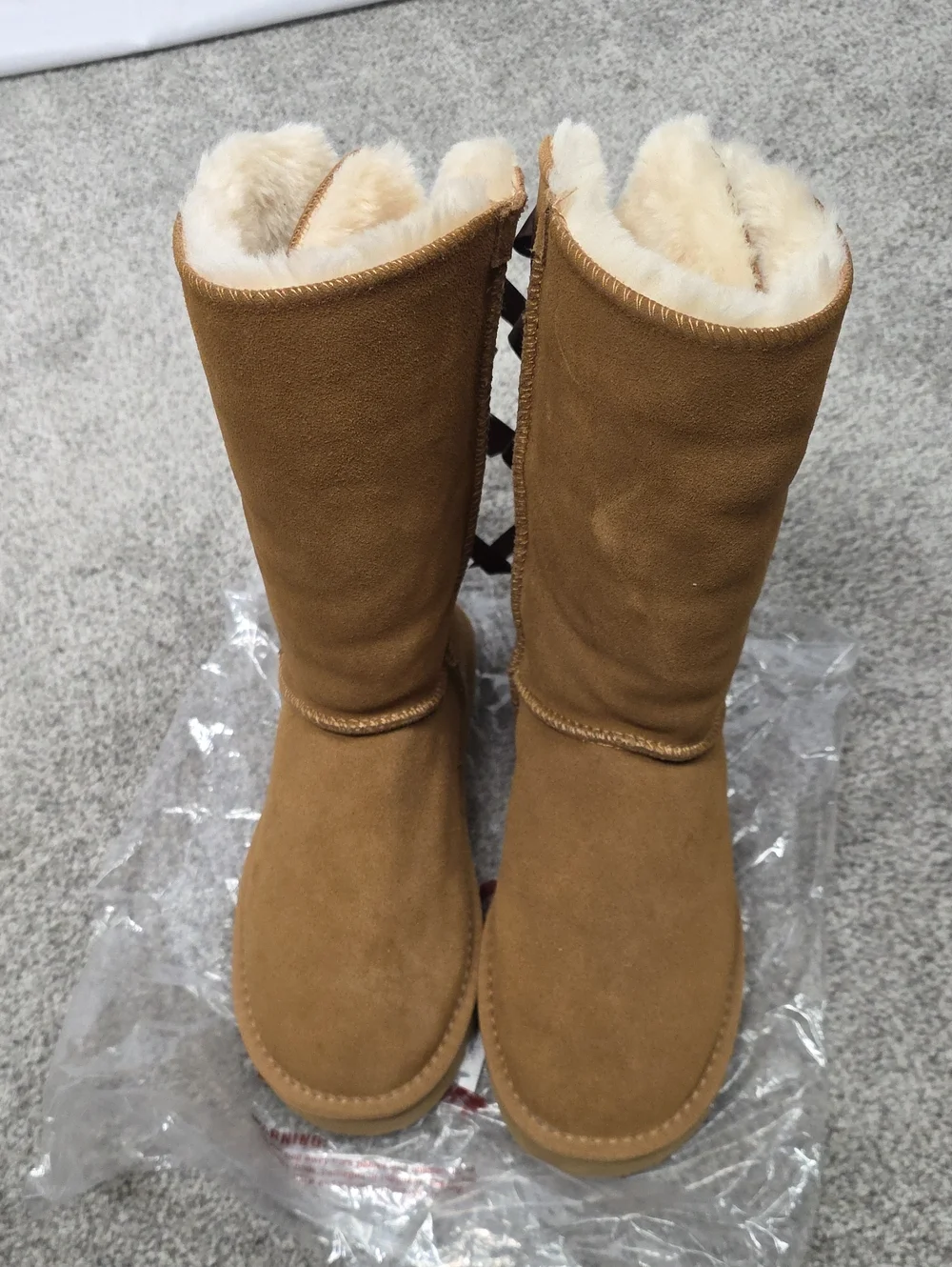 UGG Bailey Boots Chestnut Sheepskin Bow-Back Winter Boots Wimens Size 9 No Box